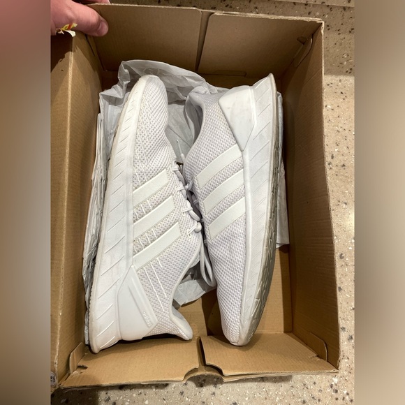 Adidas Questar Flow - Picture 3 of 11